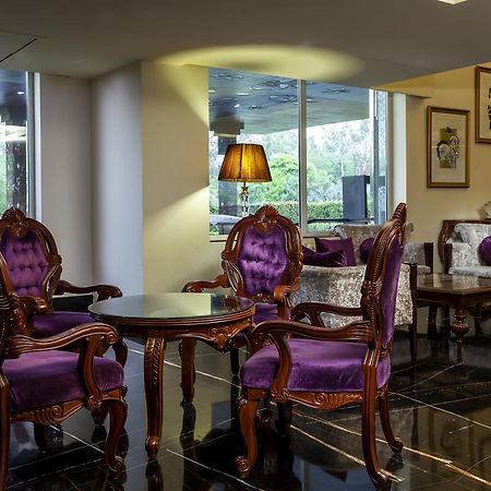 Hotel Atrio By Devam Gurgaon Zewnętrze zdjęcie