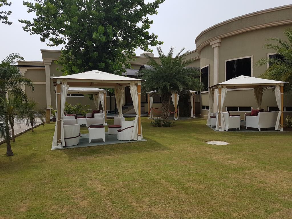 Hotel Atrio By Devam Gurgaon Zewnętrze zdjęcie