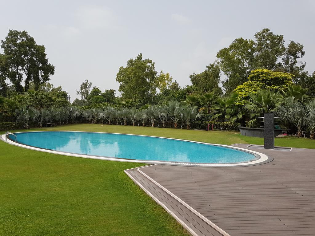 Hotel Atrio By Devam Gurgaon Zewnętrze zdjęcie