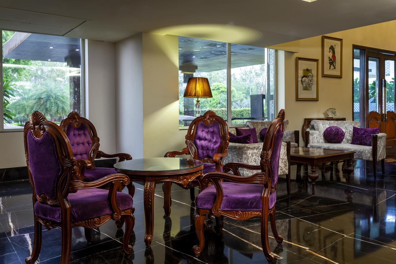 Hotel Atrio By Devam Gurgaon Zewnętrze zdjęcie