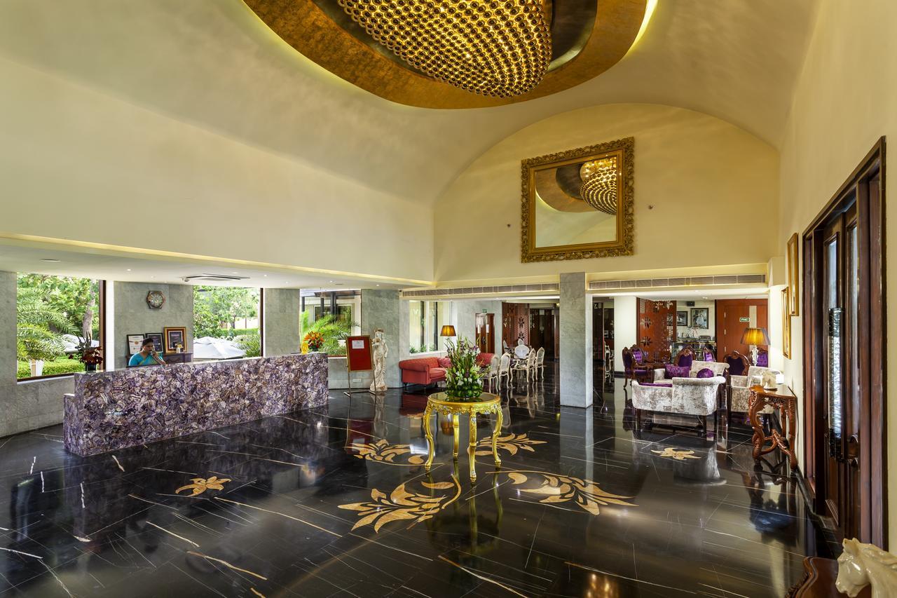 Hotel Atrio By Devam Gurgaon Zewnętrze zdjęcie