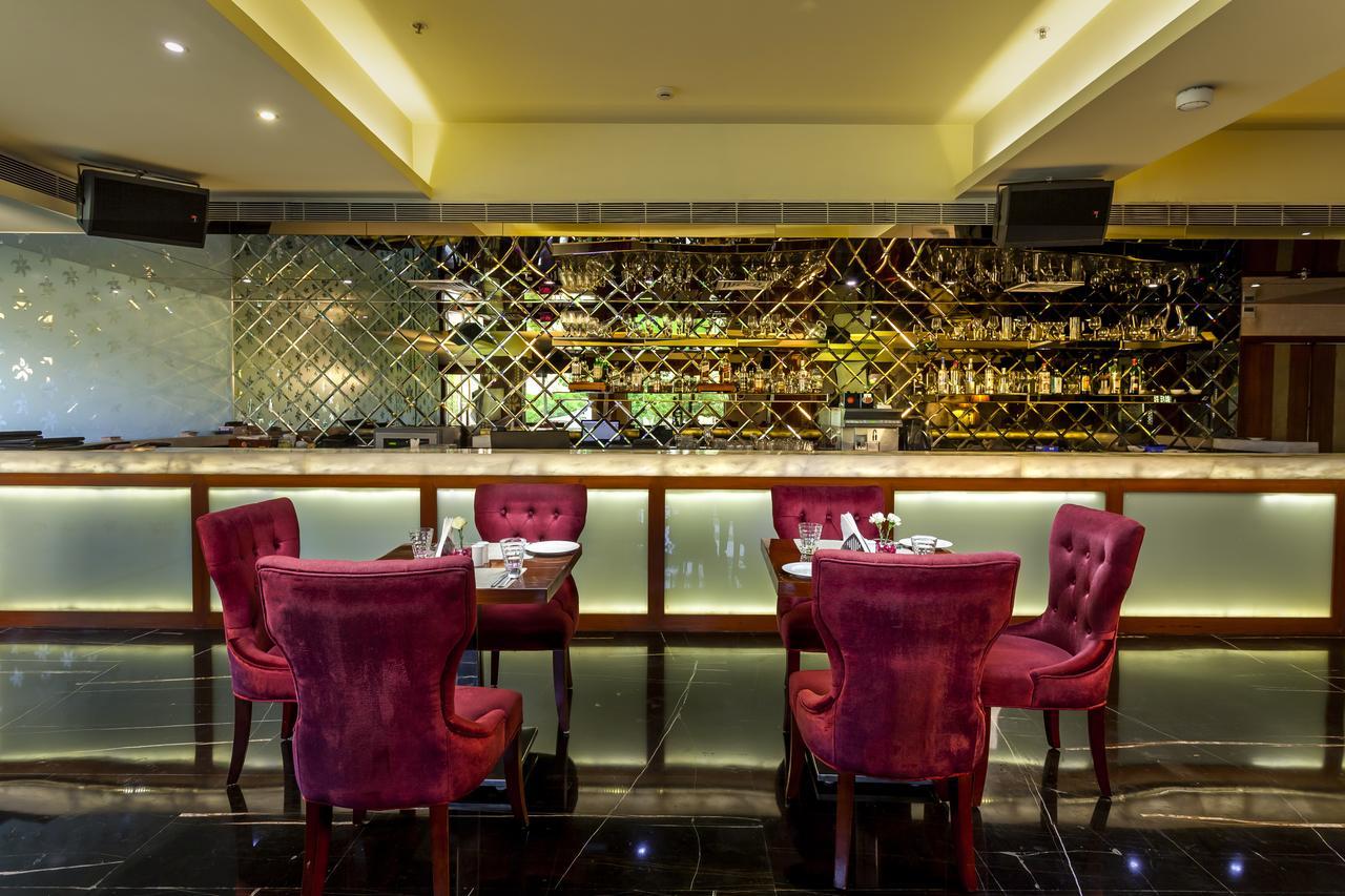 Hotel Atrio By Devam Gurgaon Zewnętrze zdjęcie
