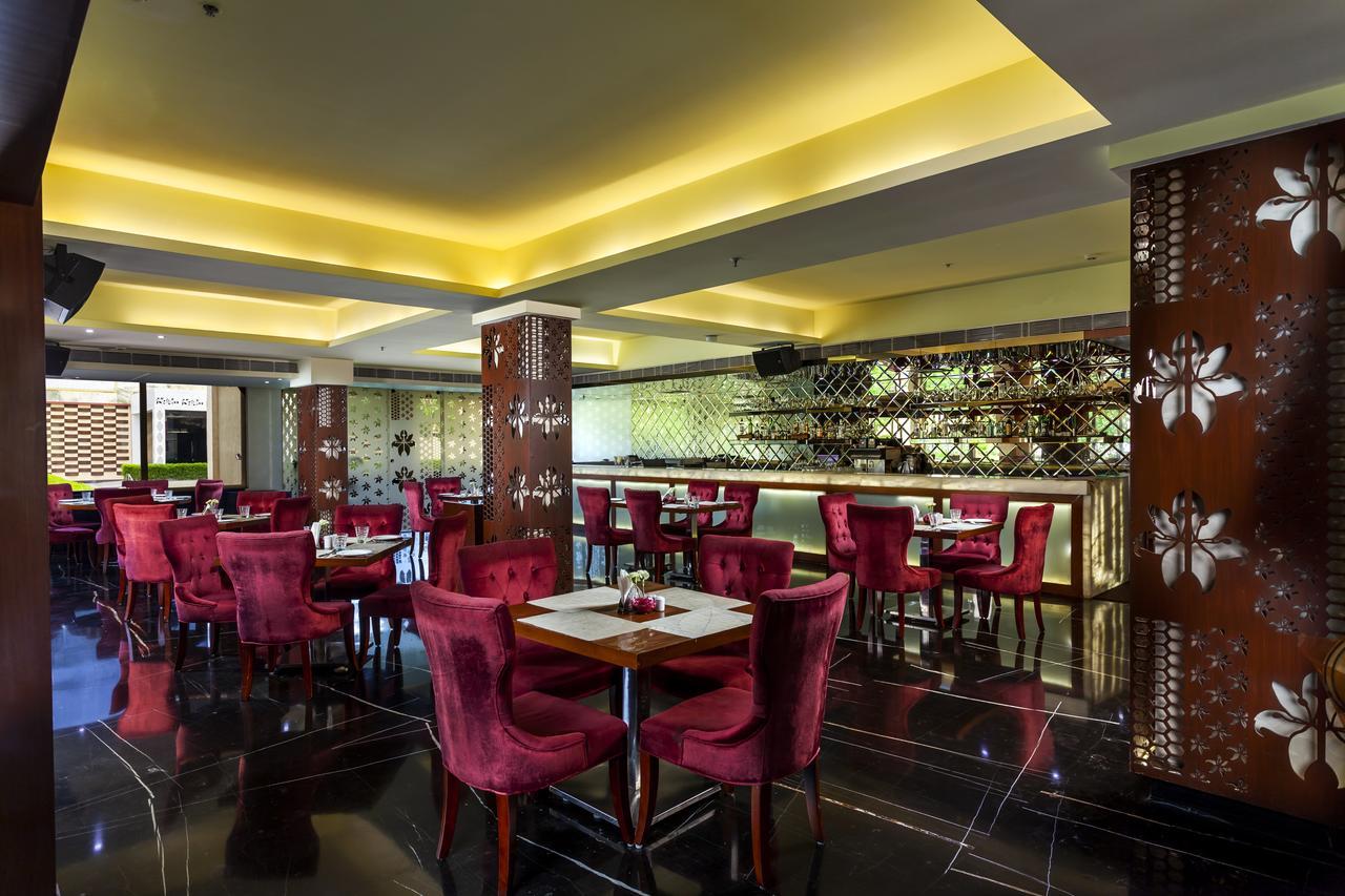 Hotel Atrio By Devam Gurgaon Zewnętrze zdjęcie