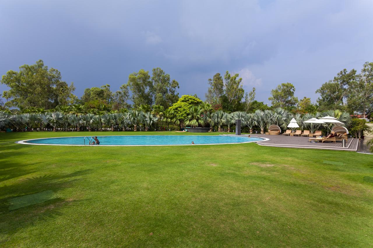 Hotel Atrio By Devam Gurgaon Zewnętrze zdjęcie