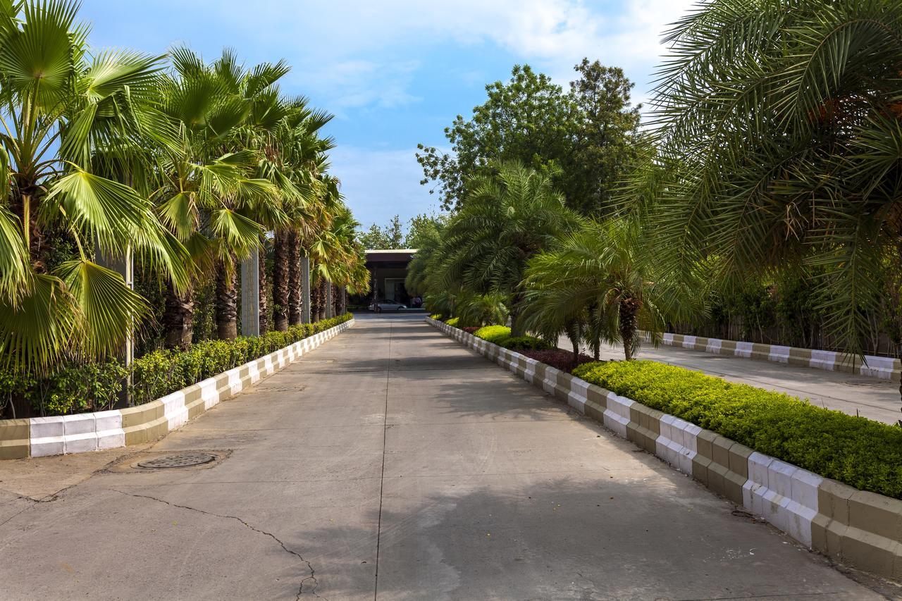 Hotel Atrio By Devam Gurgaon Zewnętrze zdjęcie