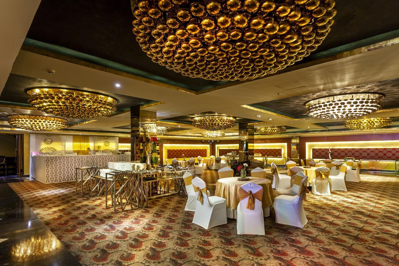 Hotel Atrio By Devam Gurgaon Zewnętrze zdjęcie